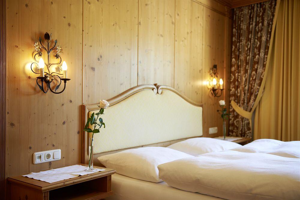 Hotel Schwarzer Adler - Sport & Spa Sankt Anton am Arlberg Esterno foto